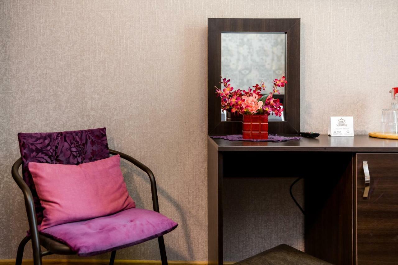 Hotel Makona ティビリシ エクステリア 写真