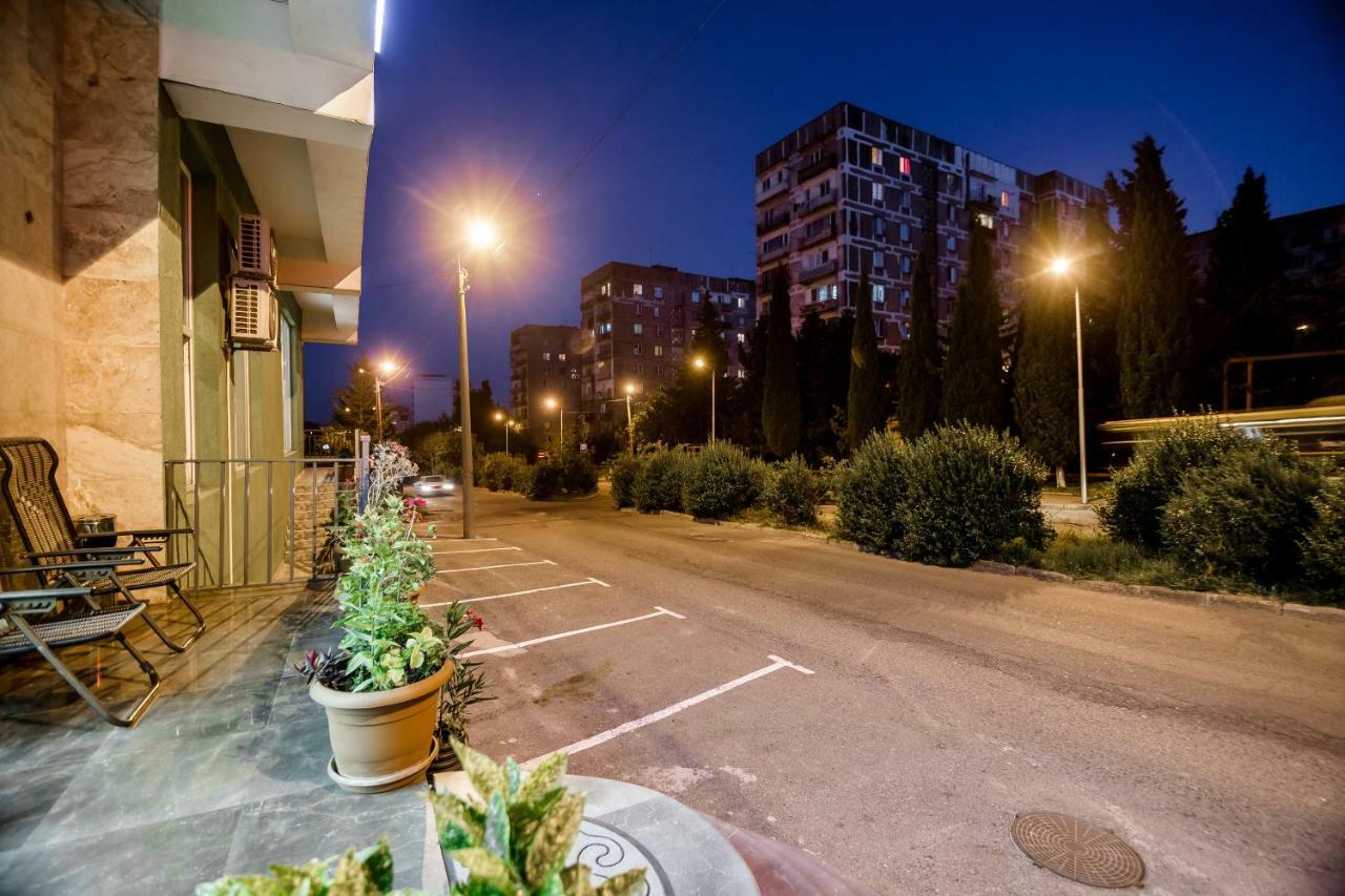 Hotel Makona ティビリシ エクステリア 写真